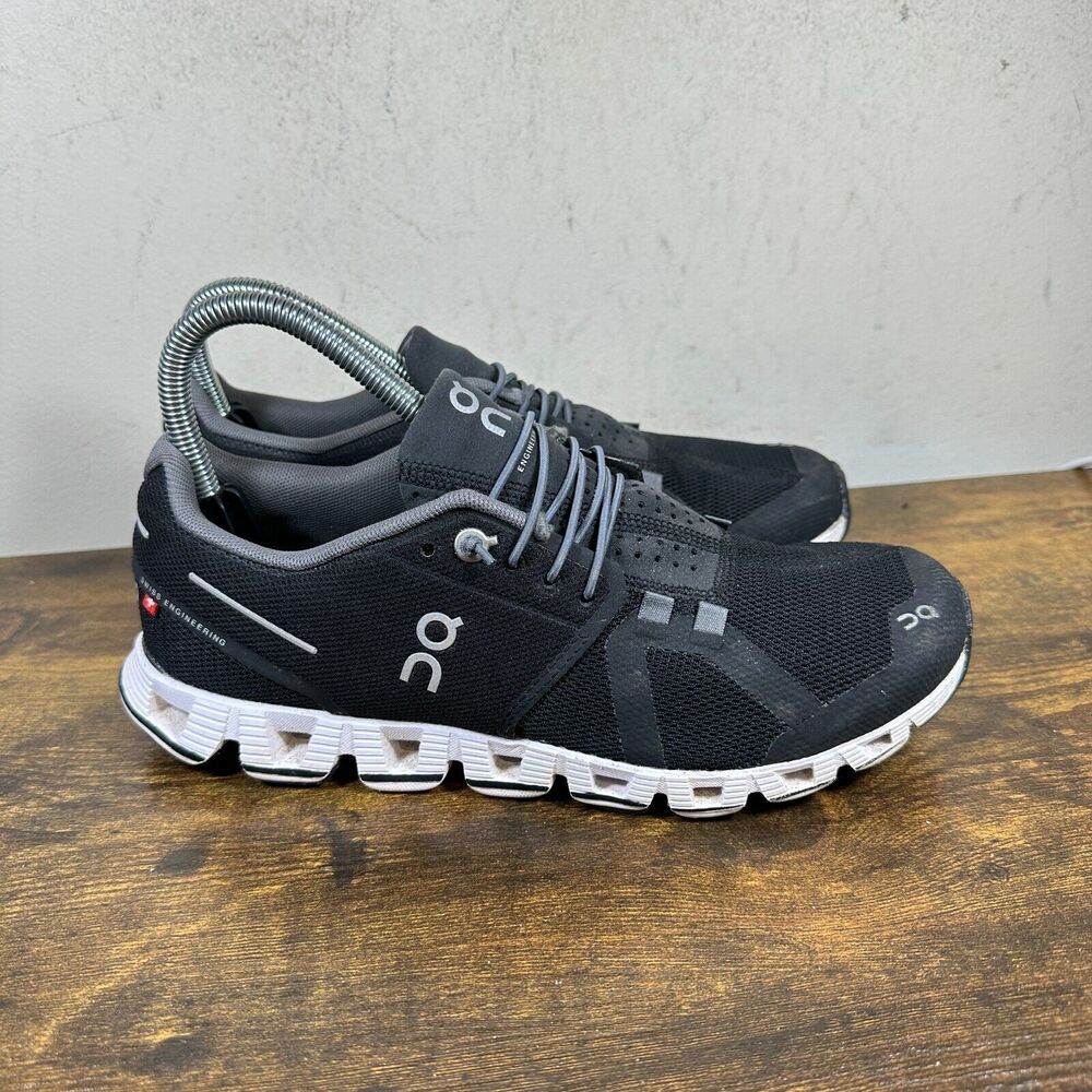 On Cloud 5 Black White Running Shoes Sneakers Women’s Size 8